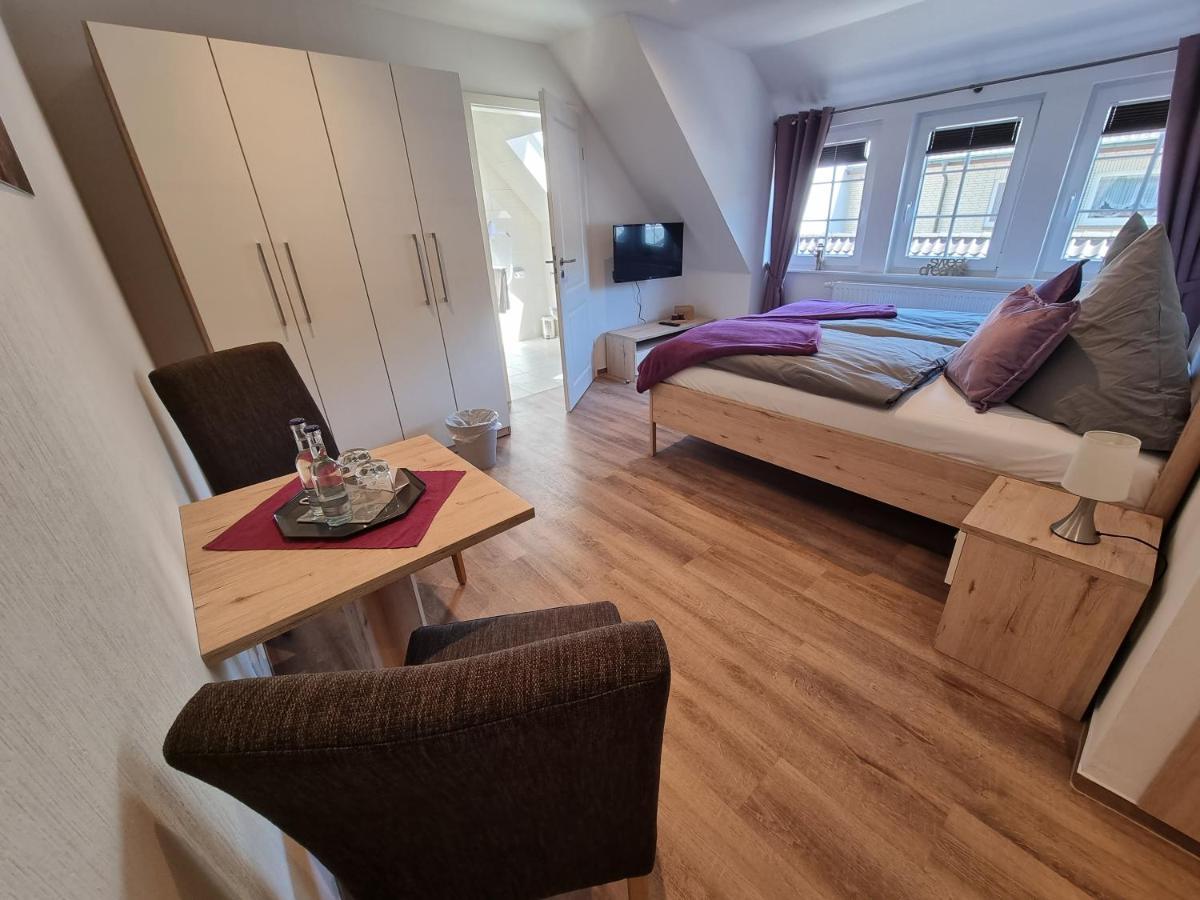 Landhotel Hof Barrl 슈네베르딘겐 객실 사진
